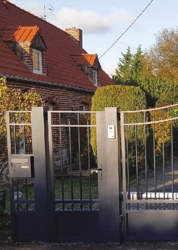 Garde-corps aluminium Magnolia - Côté portail - Portails, clôtures